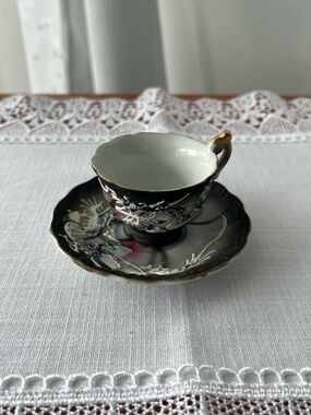 Vintage Miniature Dragon Moriage Teacup – Hand-Painted Japanese Porcelain